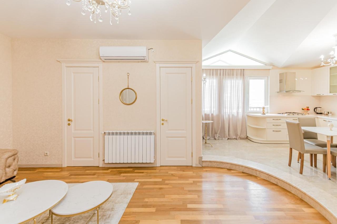 Dat Exx Apartments On Liberty Square Тбилиси Экстерьер фото
